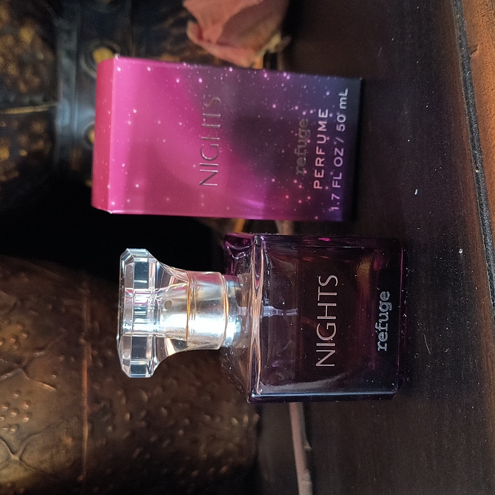 Elizabeth Taylor White Diamonds Fragrance Set - Picture 6 of 10